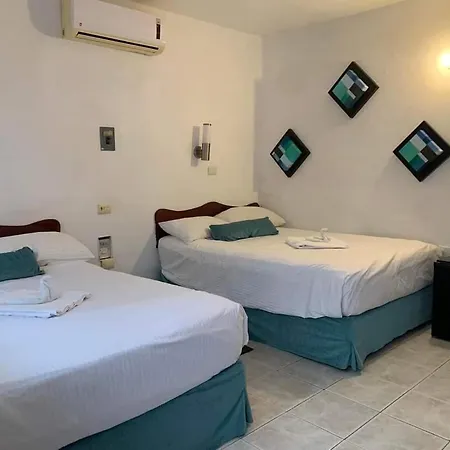 Hotel Hermanos Aguilar